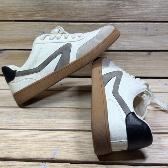 DV by DOLCE VITA Voyage Sneakers Grey Multi Size 9.5 - Picture 8 of 10